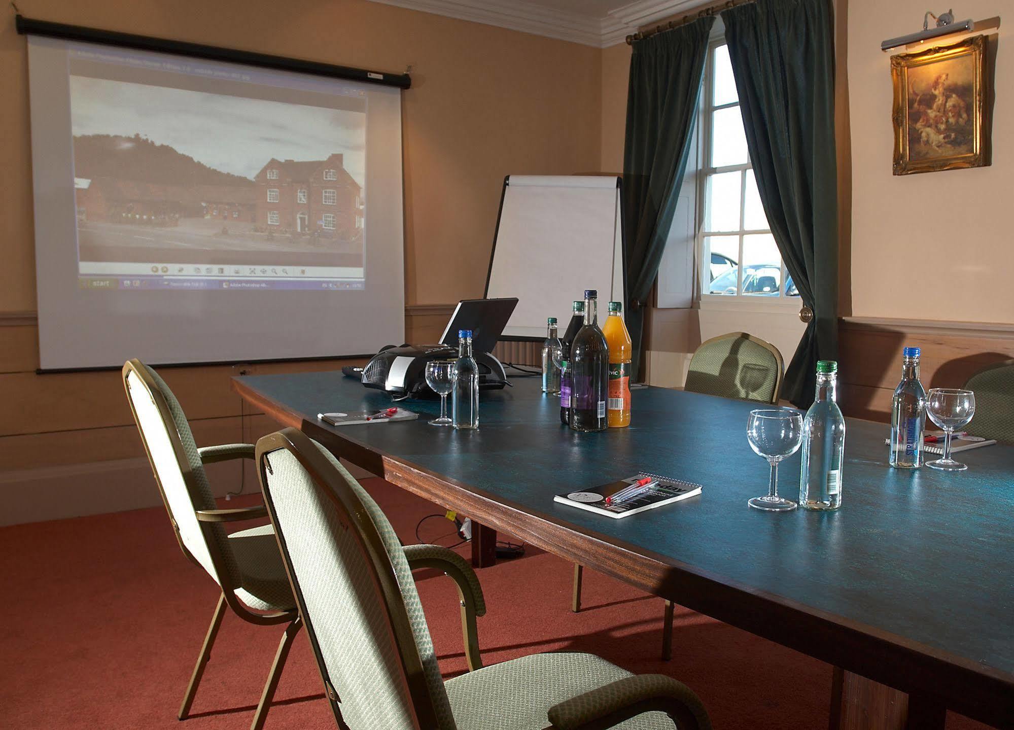 The Barns Hotel Кэннок Экстерьер фото