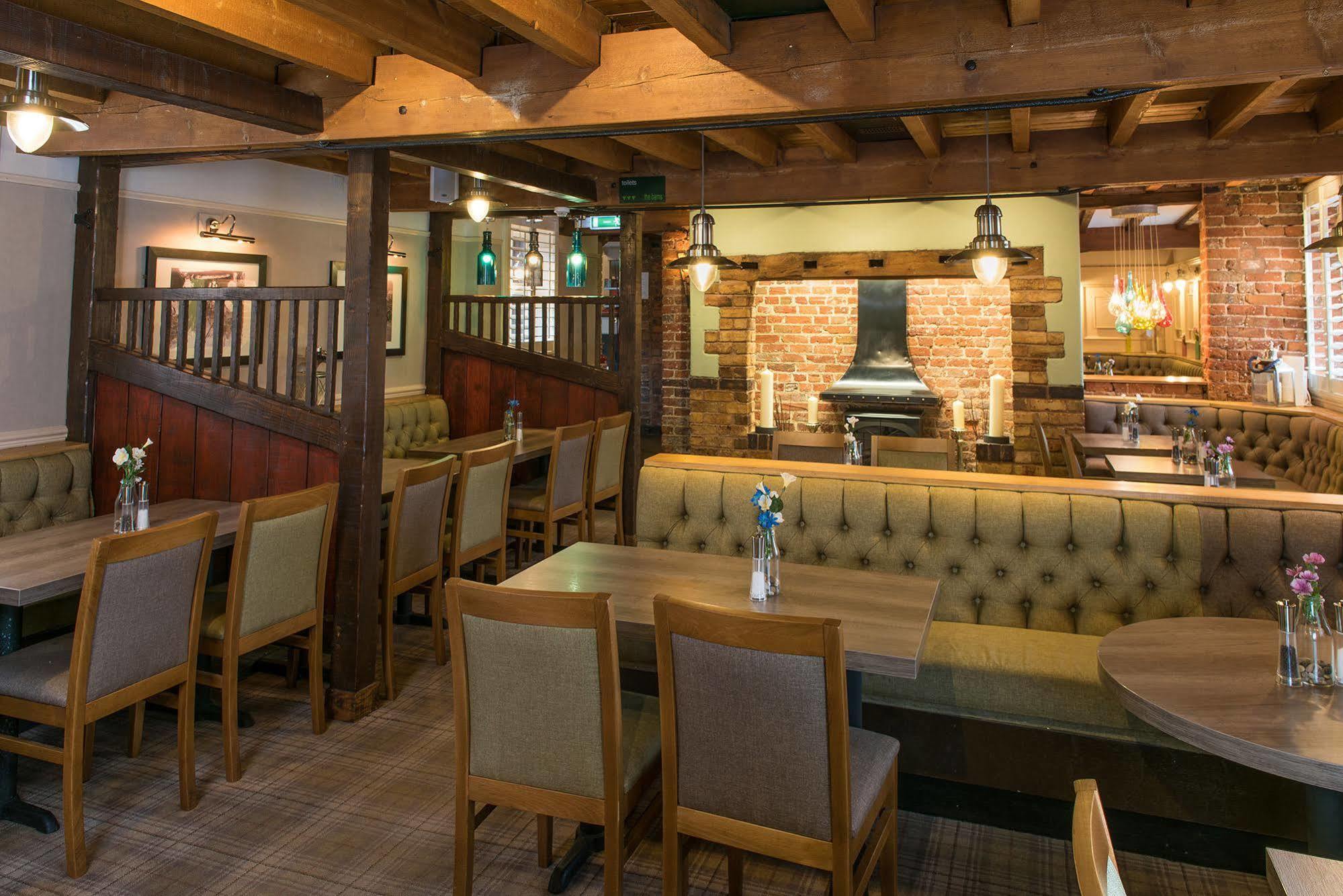 The Barns Hotel Кэннок Экстерьер фото
